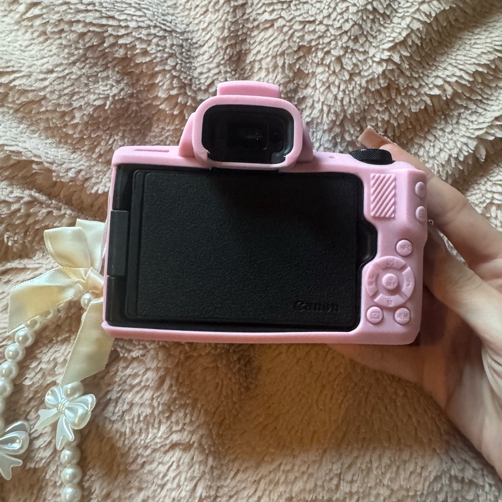 Canon EOS M50 Mark ii - Picture 2 of 7